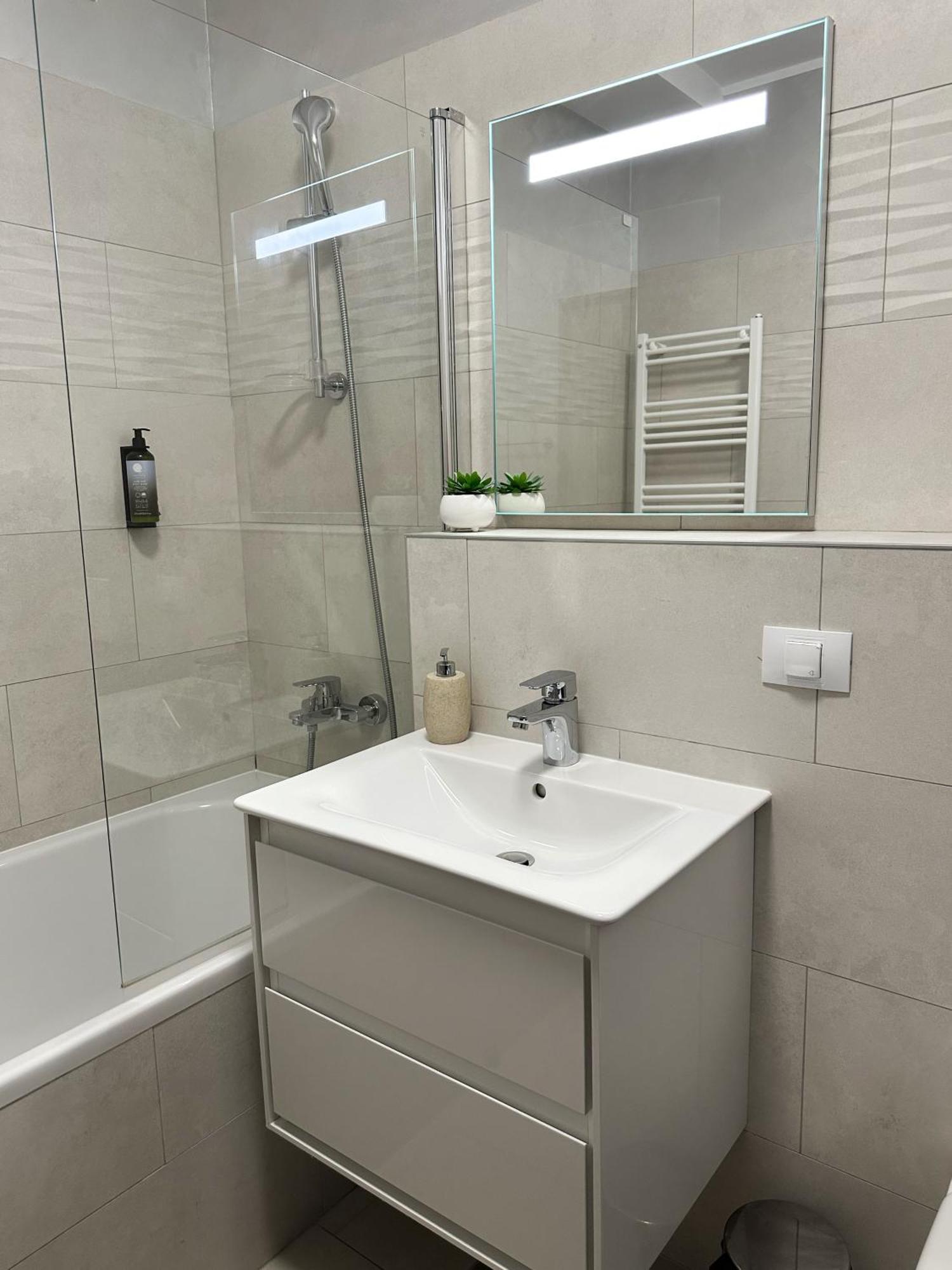 Koa - Moon Penthouse Apartman Brassó Kültér fotó